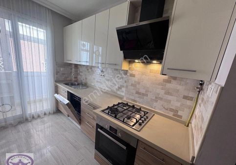 *boş*adatepe Sahilde Süreyyaplajı Marmaray Durağına Yakın Güney Cephe Balkonlu 2+1