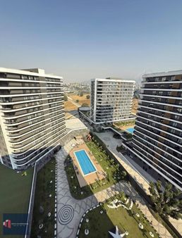 Göklerin Ve Şehrin Kalbinde Paradise Palace'ta Yeni Bir Hayat.