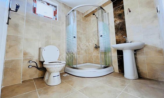 Kanuni Mahallesinde (0) Daire Arakat E.banyolu Geniş M2 3+1