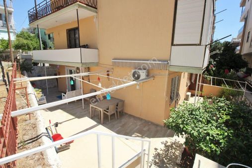 Didim Altınkum'da Satılık Bahçe Katı Bahçeli Daire.