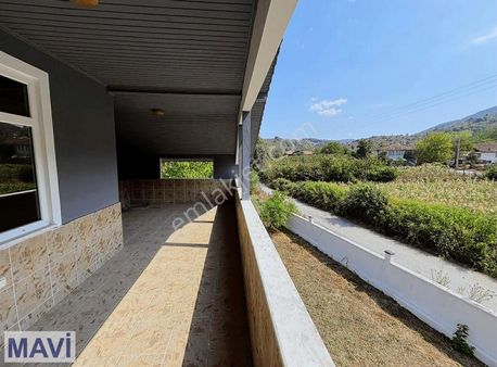 Remax Mavi'den Çamlıca Da Müstakil Ev Ve Arsası