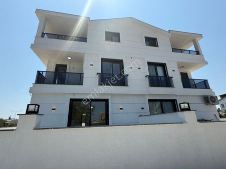 Hisar Mahhalesinde Satılık 3+1 Sıfır Villa