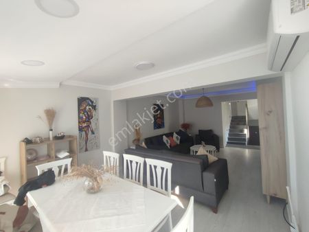 Satılık Aydın Kuşadası Kadınlar Denizi Mah.mükemmel Lakosyona Sahip 4+1 Villa