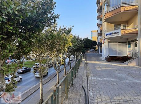 Fatih Sultan Mehmet Bulvarına Cepheli Satılık Dükkan