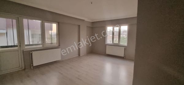 Tombul Emlaktan Cumhuriyet Mahallesinde 3+1 Kiralık Daire