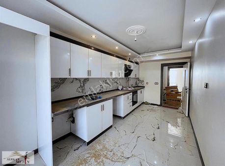 Serkan Metin'den Çamlıcada Özel Garajlı 2+1 Daire