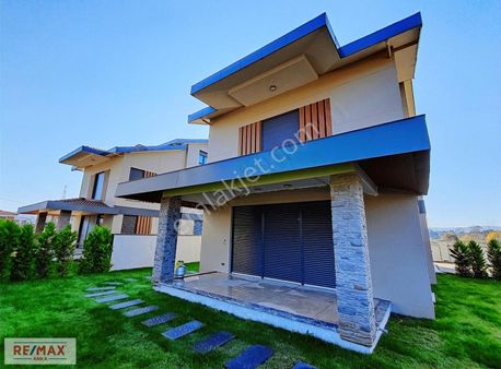 Şile Merkezde Oturuma Hazır,müstakil Havuzlu A+satılık Villalar