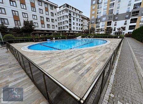 Sancaktepe Envarev Sitesinde 1+1 Balkonlu Fırsat Satılık Daire