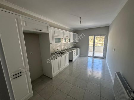 Küçükler Gayrimenkulden Karşıyaka Da Satılık Daire