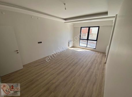 İsmail Kakaç Okulu Yanında 3+1 Lüks Geniş Daireler