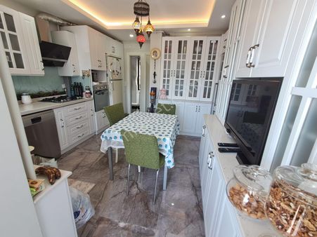 Oryaştan Ataşehir İnönüde Cadde Üzerinde Lüks 140m2 3+1 Arakat