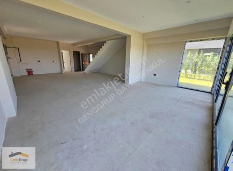 *genç Grup* Karabayır'da Müstakil Bahçeli Önü Açık 4+1 Lüx Villa