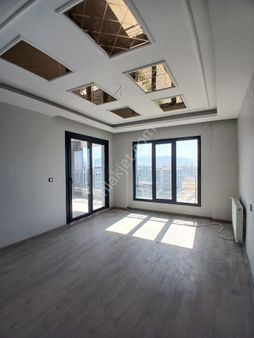 Bostanbaşı 35'lik Yol Üstü Lüx Kiralık Daire