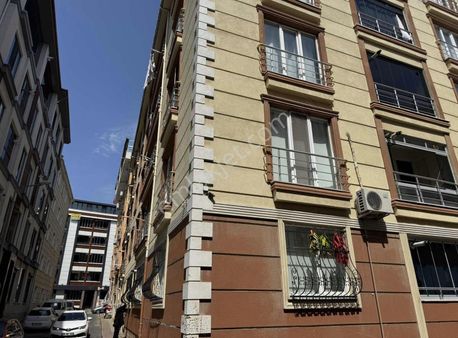 Güneş Emlaktan Şehrin Göbeğinde 3+1 Geniş Daire