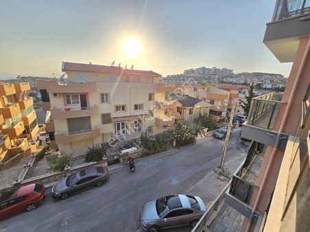 Kuşadası Kadınlar Denizi Mah Satılık 2+1 Önü Açık Daire