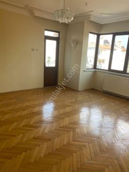 Gazi Mahallesinde Ömür Sitesinde Kiralık Daire