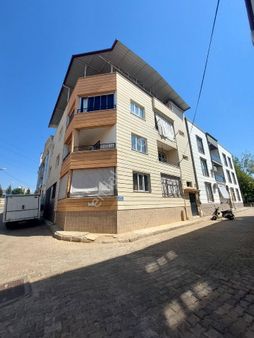 Konut Emlaktan Ara Kat Dogalgazlı 3+1