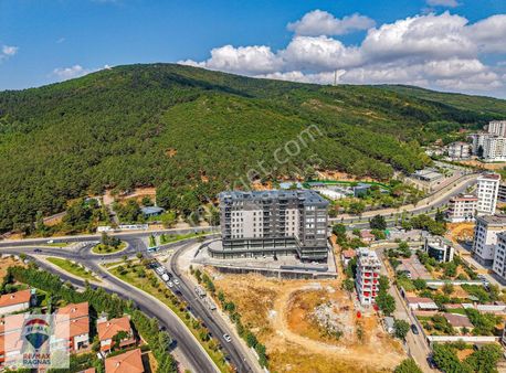 Kurtköy Atalar Bulvar'dan Orman Manzaralı Balkonlu 2+1 Satılık