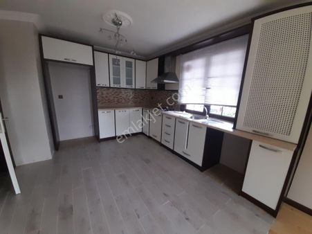 Kare Emlak'tan Mutlukentte Kiralık Bakımlı 2+1 Daire