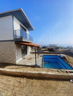 Karadağ Gayrimenkulden Full Deniz Gören Satılık Havuzlu Villa