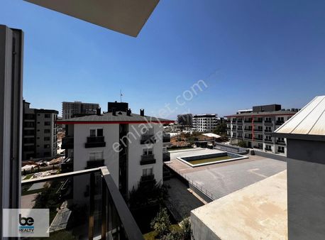 Altıntaş Mahallesi'nde Kiralık Havuzlu Sitede 1+1