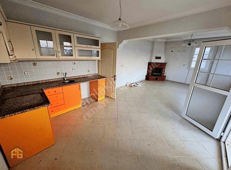 Akarca Mahallesinde Kiralık 2+1 Ara Kat Eşyasız Daire