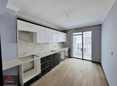 Pi-emlak'tan Battalgazi'de 1. Kat Caddeye 1 Parsel İçerde