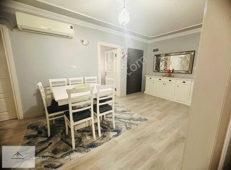 Yeni Cami Merkezde 140 M2 3+1 Oda Satılık Daire