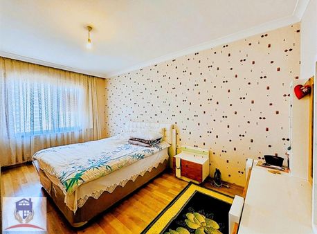 Vadim'den Uygun Fiyat Fuul Yapılı Cadde Üstü 4+1 Site Dairesi