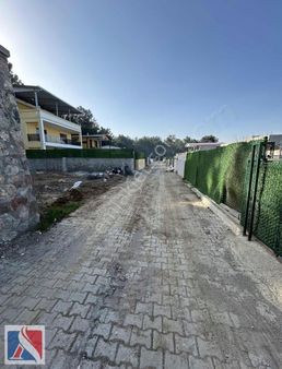 Buca Gölet Karşısı Satılık Hisse Tapulu Arsa