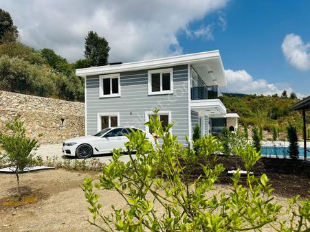 Özgür Yaşam Bahçeli Havuzlu Dubleks Alanya