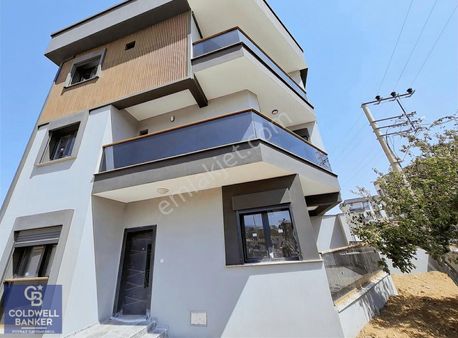 Menderes Coldwell Banker Poyraz'dan Görece'de Satılık Triblex