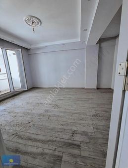 Altınşehir Mahallesi 3+1 120m2 Balkonlu Yüksek Giriş