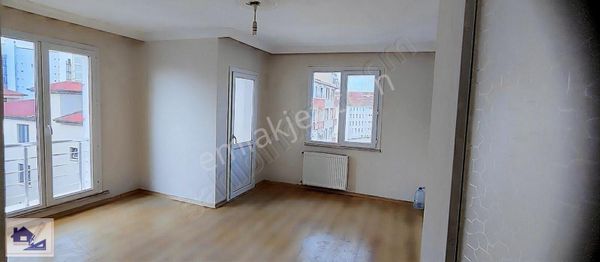 Emlakhan Gyd Kızılpınar Okullar Bölgesinde Kiralık 2+1 Daire