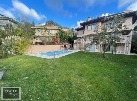 Re/max 7tepe'den Acarkent'te Hakim Konumlu Özel Sokakta Villa