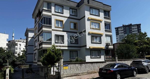 Site İçerisinde Satılık Eşyalı Daire Atakum Merkezi Konumda 3+1