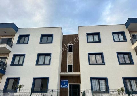 Era Ds Gayrimenkulden Mumcularda 2+1 Cadde Üzeri Üst Kat Daire