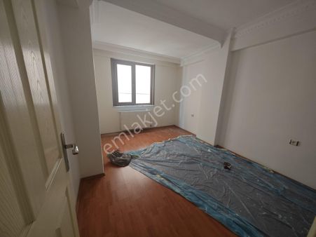 Zeyinburnu Veliefendi Buzpistine Yakın 2+1 98m² Asansörlü 2003yapımı Satılık Daire Osmanlı Emlak