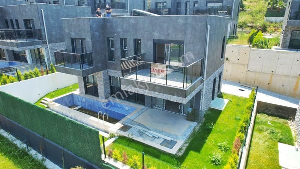 Kuşadası Soğucak Ta Full Manzara 6+1 Özel Havuzlu Müstakil Villa