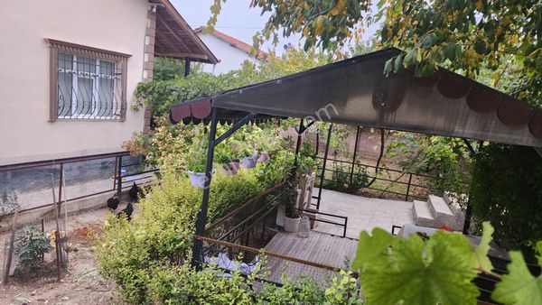 Karaca'dan Lalebahçede 4+1 Bakımlı 535 M2 Arsa İçinde 4+1 Müstakil Ev