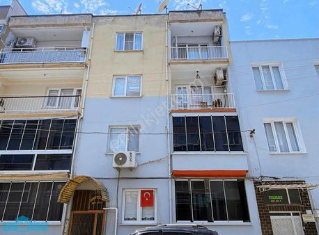 Akhisar Atatürk Mh.pazar Pazarı Mevki Satılık 3+1 Arakat Daire