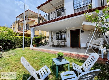 Kuşadası Karaova 5+1 Geniş Bahçeli Havuzlu Satılık Yazlık