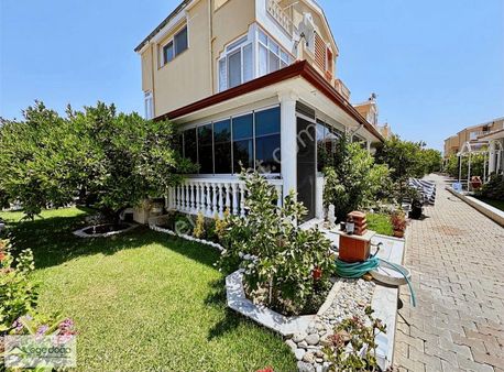 Kuşadası Davutlar Sahil Eşyalı 4+1 Havuzlu Satılık Yazlık