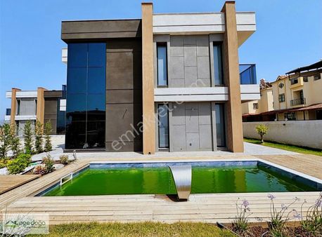 Kuşadası,nda Özel Havuzlu Müstakil Manzaralı 4+1 Villa