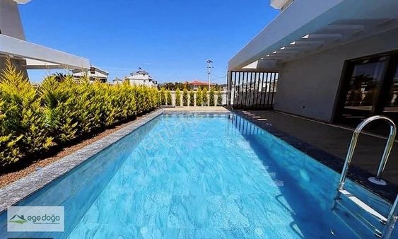 Kuşadası Güzelçamlı Denize 600mt Satılık Özel Havuzlu Villa