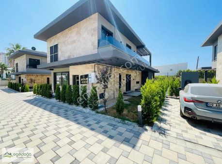 Kuşadası Yavansu İstek Okulu Mevki Özel Havuzlu 6+1 Satılık Vill