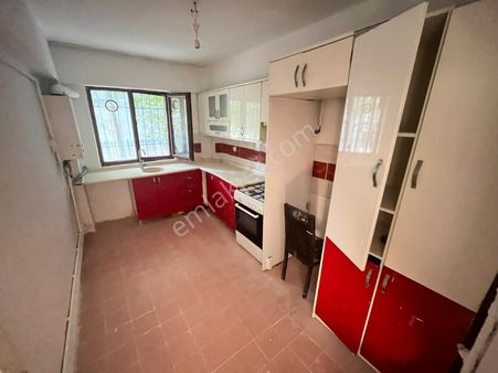 Sincan Andiçen Mahallesi'nde 12.cadde Yakını 3+1 Ferah Yapılı Fırsat Bahçe Katı