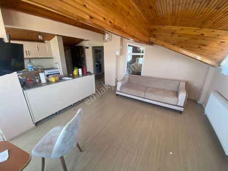 Kocaali Yalı Mahallesinde Çatı Katı 3+1 Her Yere Yakın Geniş Daire