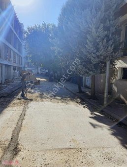 Sütlüce Mahallesinde Satılık Ara Kat 1+1 Apart