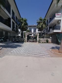 Aydın Didim Cumhuriyet Mahallesinde Havuzlu Sitede Satılık 2+1 Daire